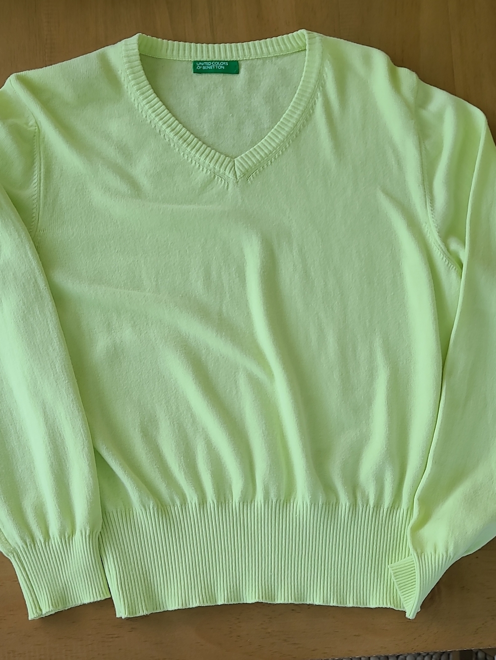 United Colors Of Benetton Women's V-Neck Sweater in Pale Lime